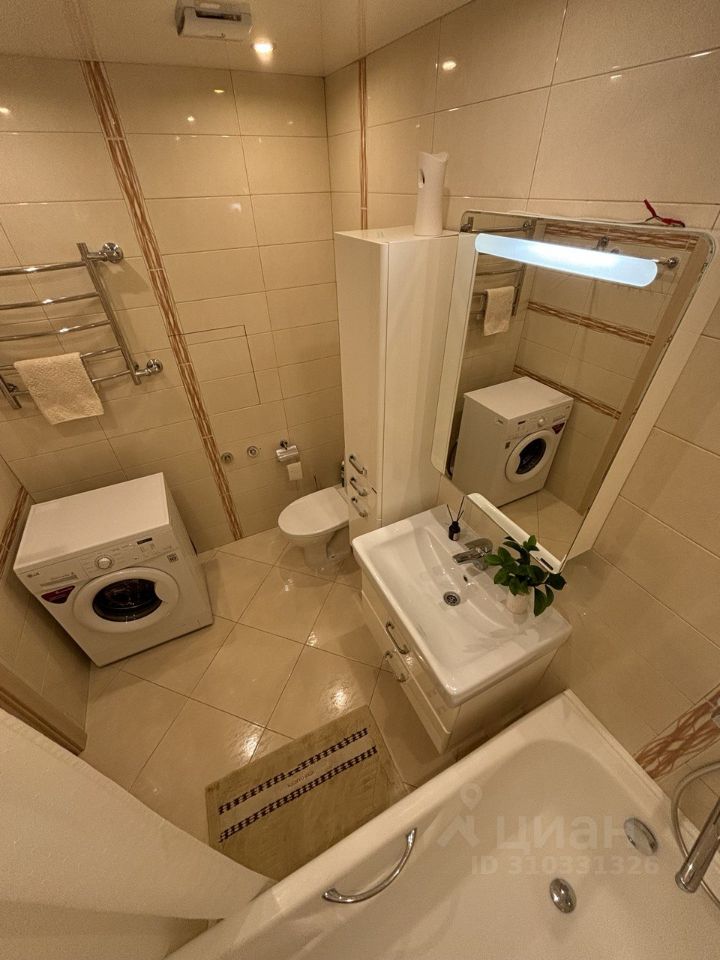 Аренда 2-комн квартиры на вторичном рынке Кучино мкр, Балашиха, улица Брагина,  д. 3