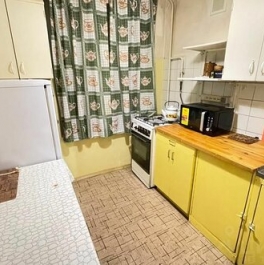 Продажа 2-комн квартиры на вторичном рынке Парковая 15-я ул,  д. 42,  к. 1