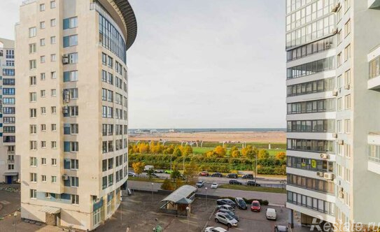 Продажа 3-комн квартиры на вторичном рынке Капитанская улица,  д. 4