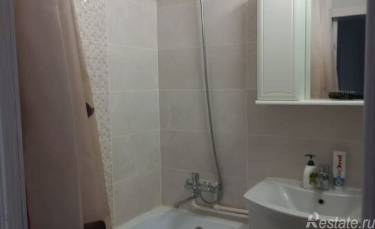 Аренда 2-комн квартиры на вторичном рынке улица Петра Алексеева,  д. 5А