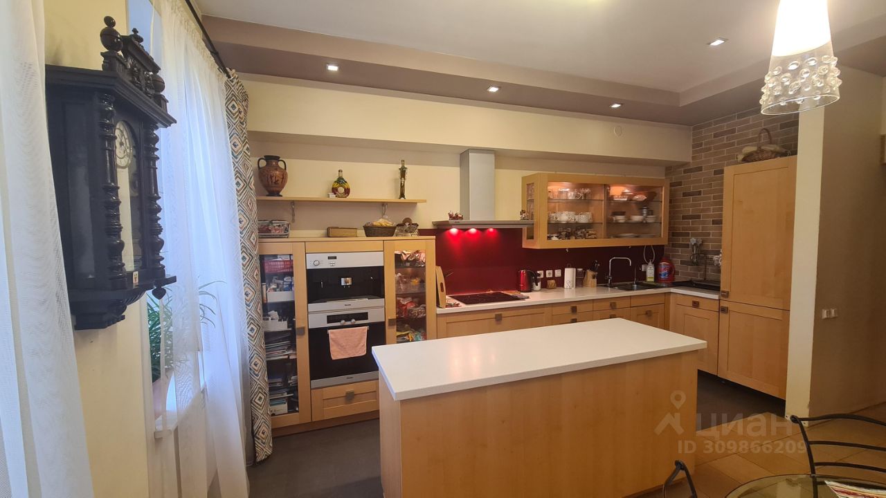 Продажа 2-комн квартиры на вторичном рынке 8-я Советская улица, 54