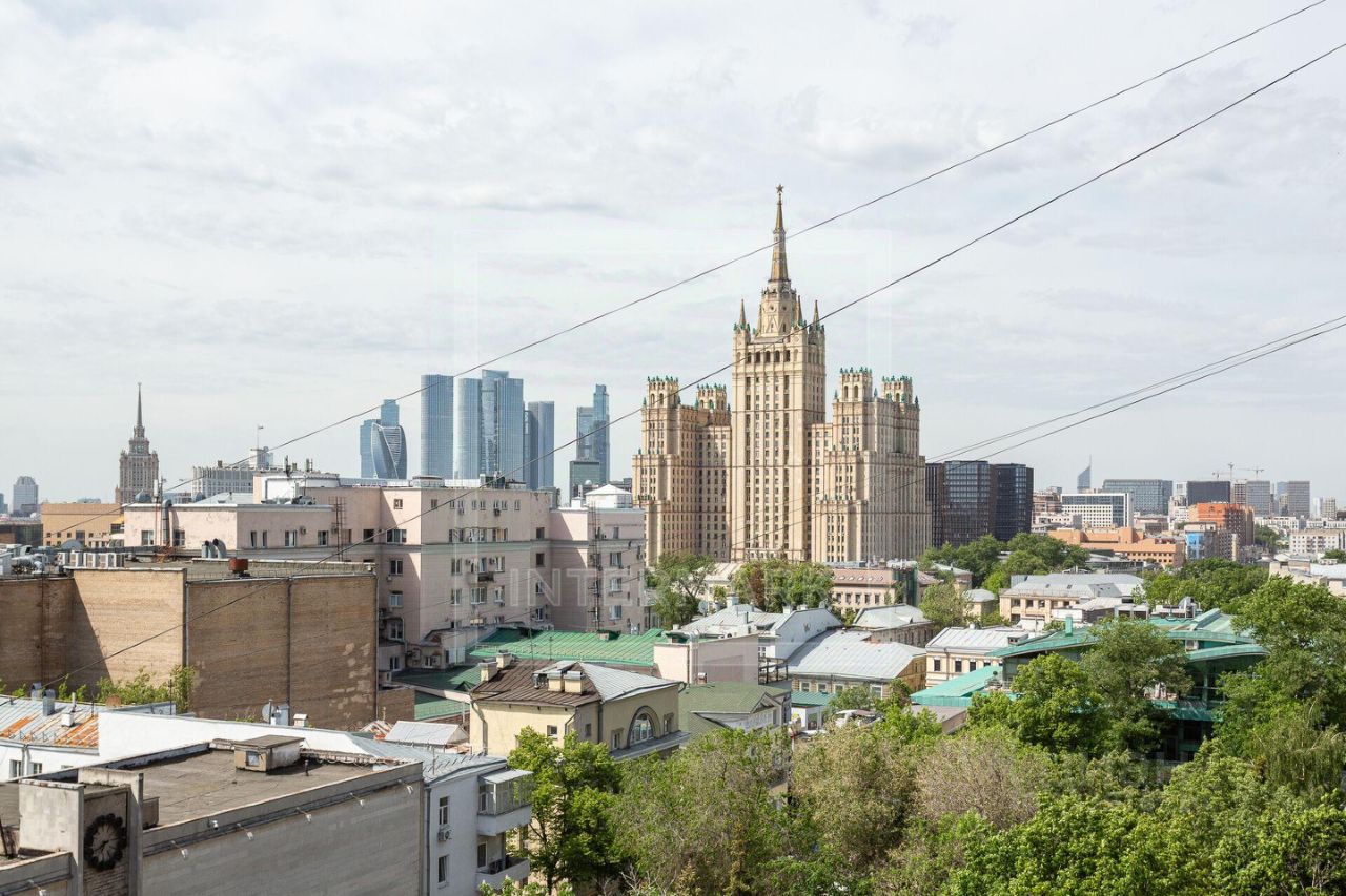 Продажа 6-комн квартиры на вторичном рынке Гранатный переулок, 8С4