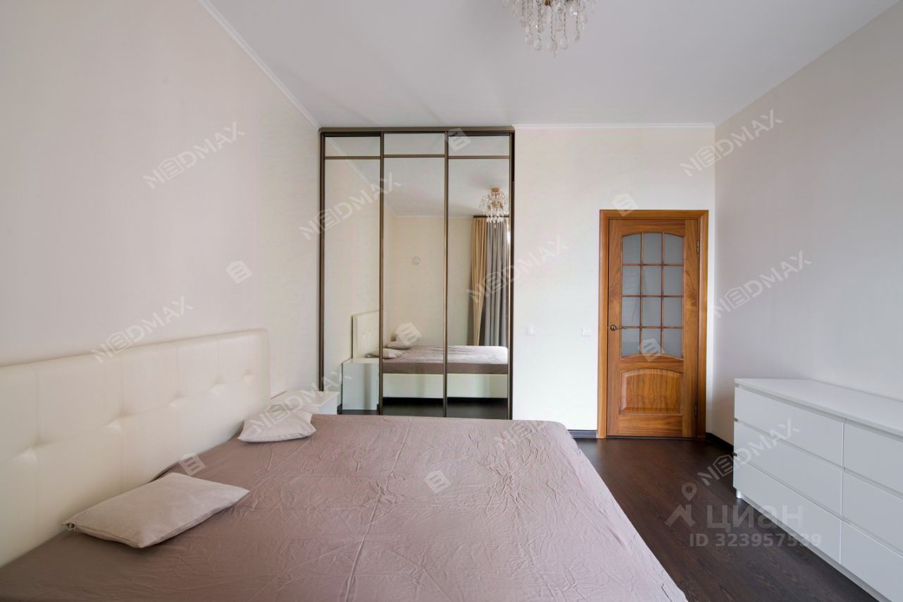 Продажа 2-комн квартиры на вторичном рынке Парадная улица, 3к2