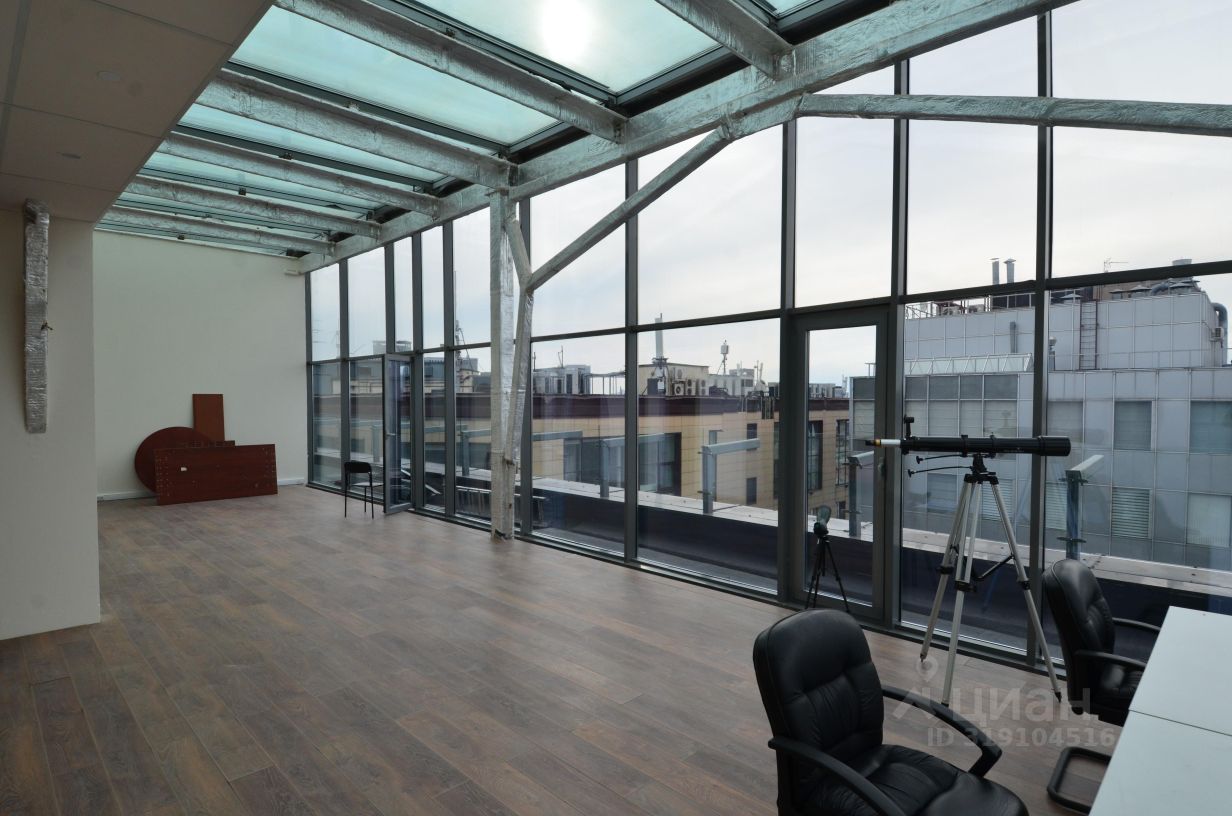 Продажа 3-комн квартиры на вторичном рынке 2-я Брестская улица, 6