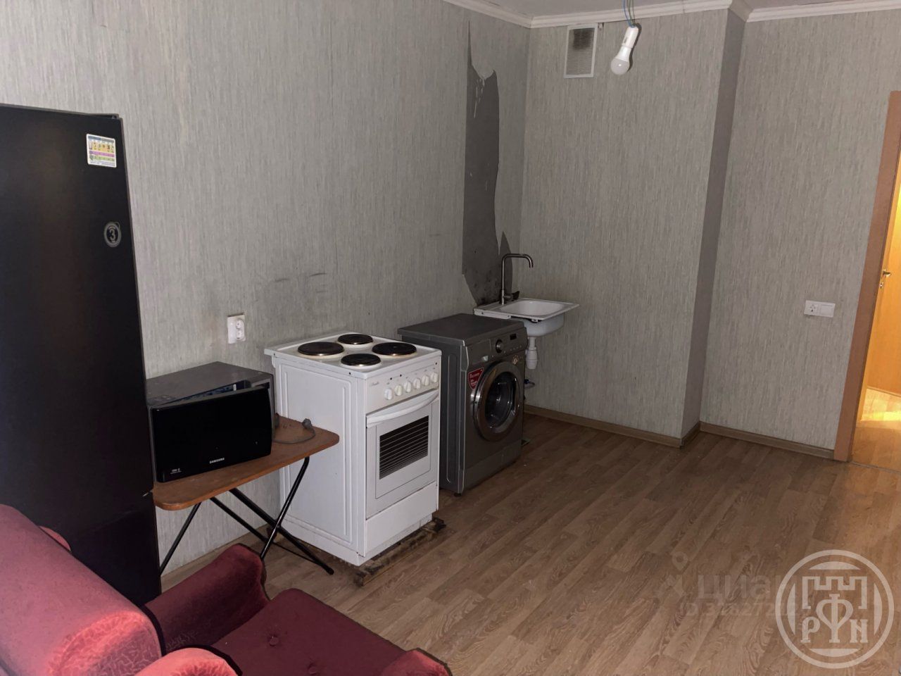 Продажа 2-комн квартиры на вторичном рынке пос. Шушары, улица Валдайская, 4к2