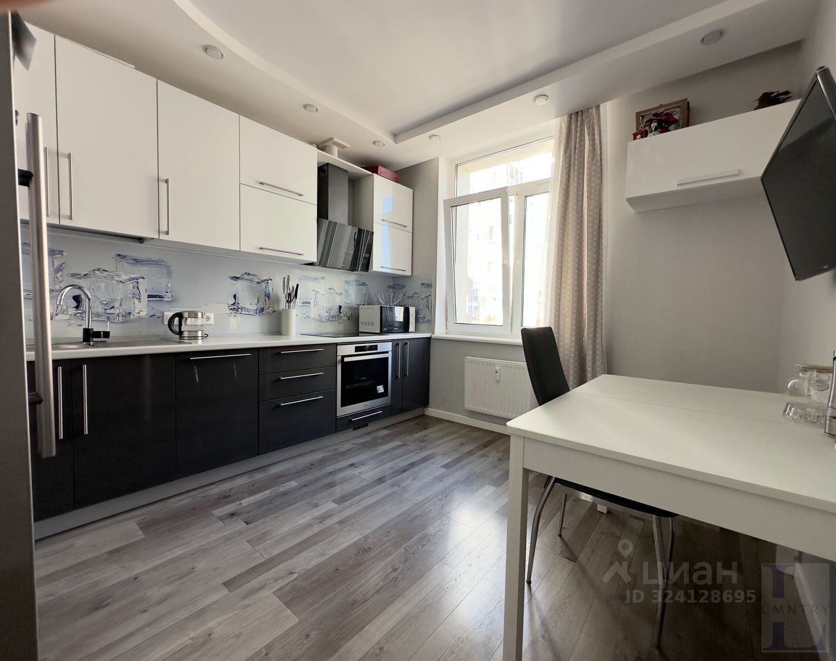 Продажа 2-комн квартиры на вторичном рынке проспект Маршала Блюхера, 9к2