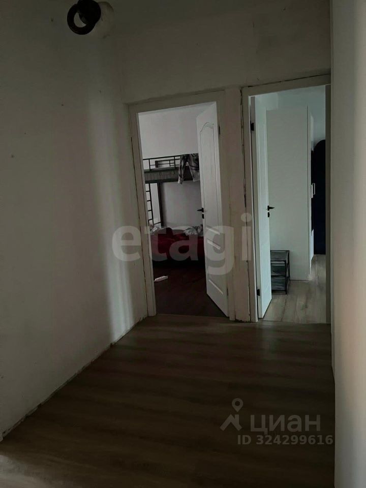 Продажа 3-комн квартиры на вторичном рынке д. Малые Вяземы, Петровское шоссе, 1