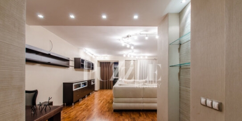 4-комн квартира улица Савушкина,  д. 118