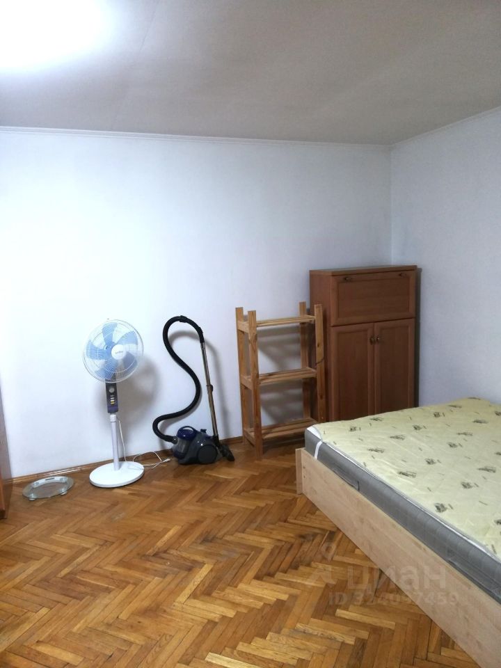 Аренда 1-комн квартиры на вторичном рынке Судостроительная улица,  д. 13