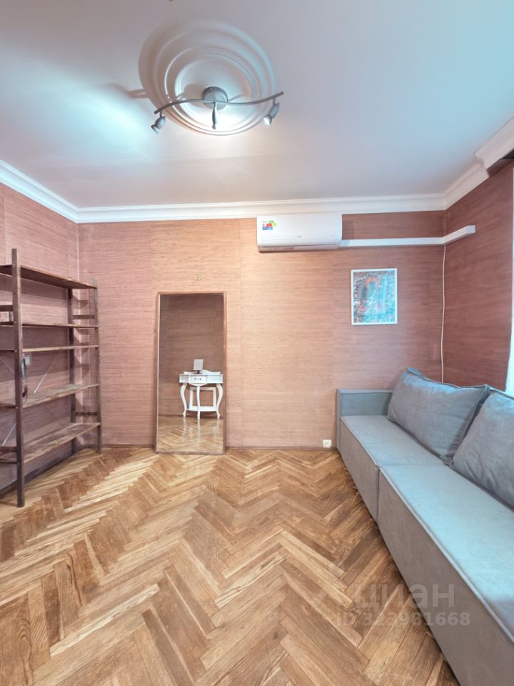 Аренда 2-комн квартиры на вторичном рынке 3-я Владимирская улица, 22/22