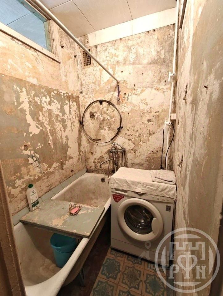 Продажа 2-комн квартиры на вторичном рынке Лебяжье городской поселок, улица Комсомольская, 2