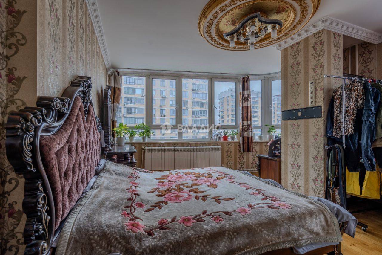 Продажа 3-комн квартиры на вторичном рынке улица Мельникова, 3к2