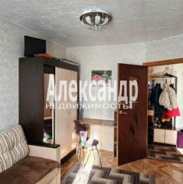 Продажа 3-комн квартиры на вторичном рынке Кириши г, Мира ул,  д. 10