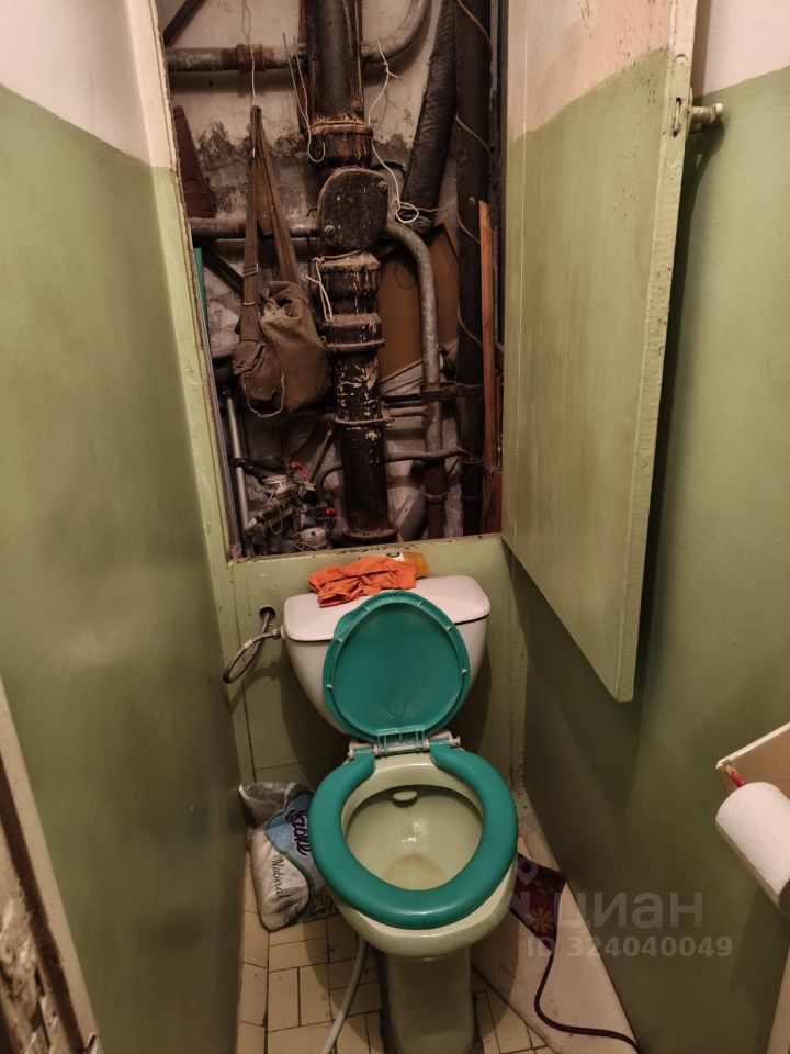 Продажа 2-комн квартиры на вторичном рынке улица Берзарина, 11