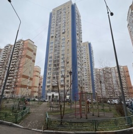 Продажа 1-комн квартиры на вторичном рынке Левобережная улица,  д. 4 к9