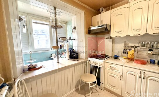 Продажа 2-комн квартиры на вторичном рынке Октябрьский пер,  д. 13