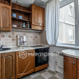 Продажа 4-комн квартиры на вторичном рынке Осенняя улица,  д. 14