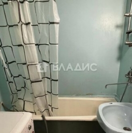 Продажа 1-комн квартиры на вторичном рынке улица Лескова,  д. 28 к1