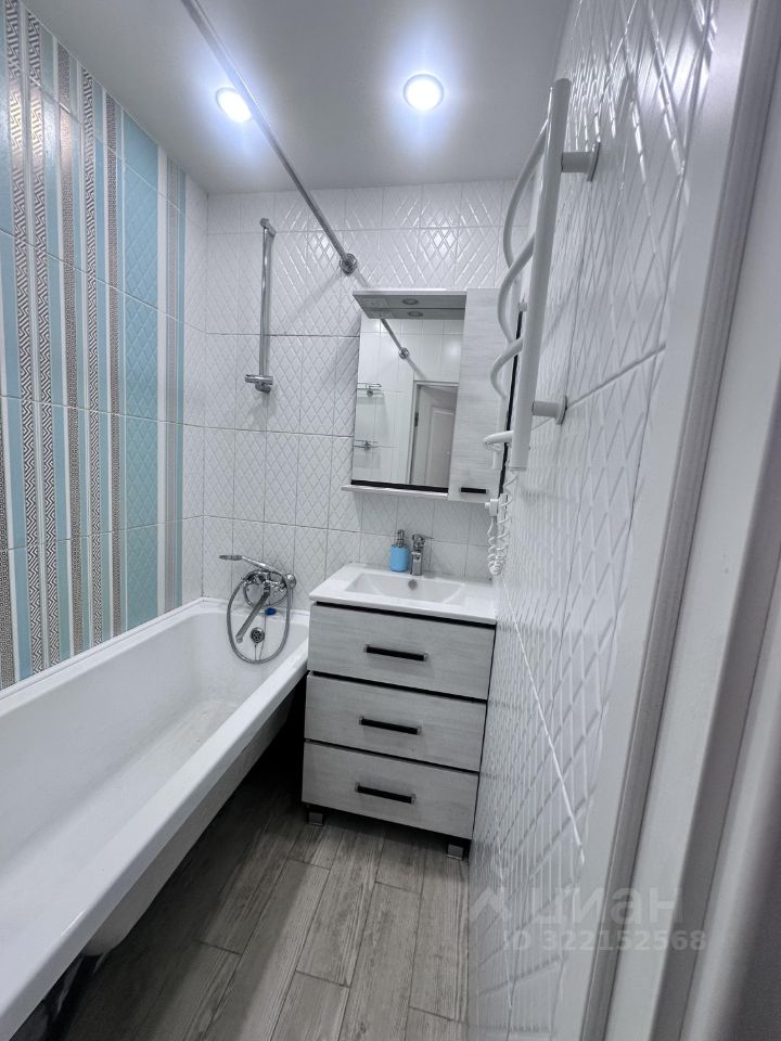 Продажа 3-комн квартиры на вторичном рынке бульвар Новаторов, 84К2