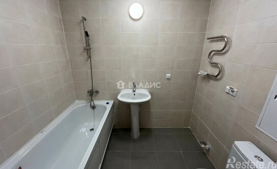 Продажа 3-комн квартиры на вторичном рынке Чоботовская улица,  д. 2А