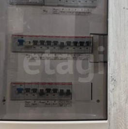 Продажа 3-комн квартиры на вторичном рынке ул Фёдора Абрамова,  д. 18,  к. 1