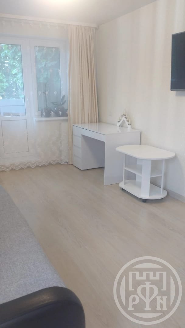 Продажа 2-комн квартиры на вторичном рынке Ломоносов г., Красного Флота ул. ,  д. 30а