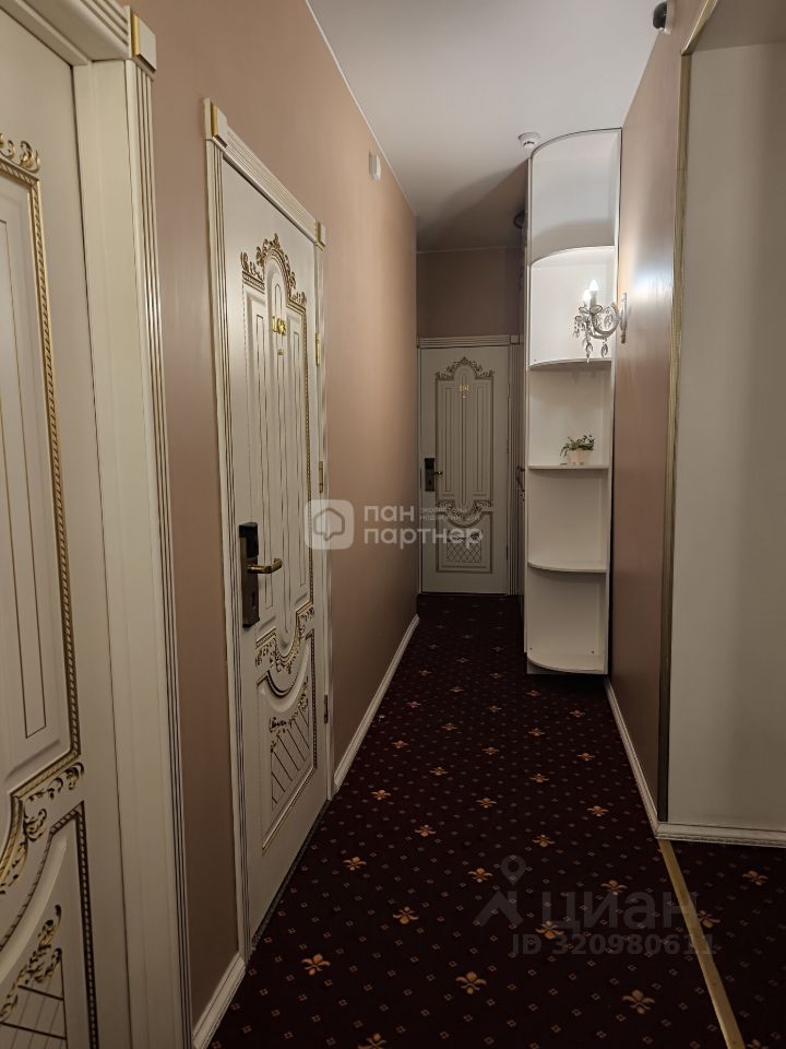 Продажа 6-комн квартиры на вторичном рынке Кронверкский проспект, 23