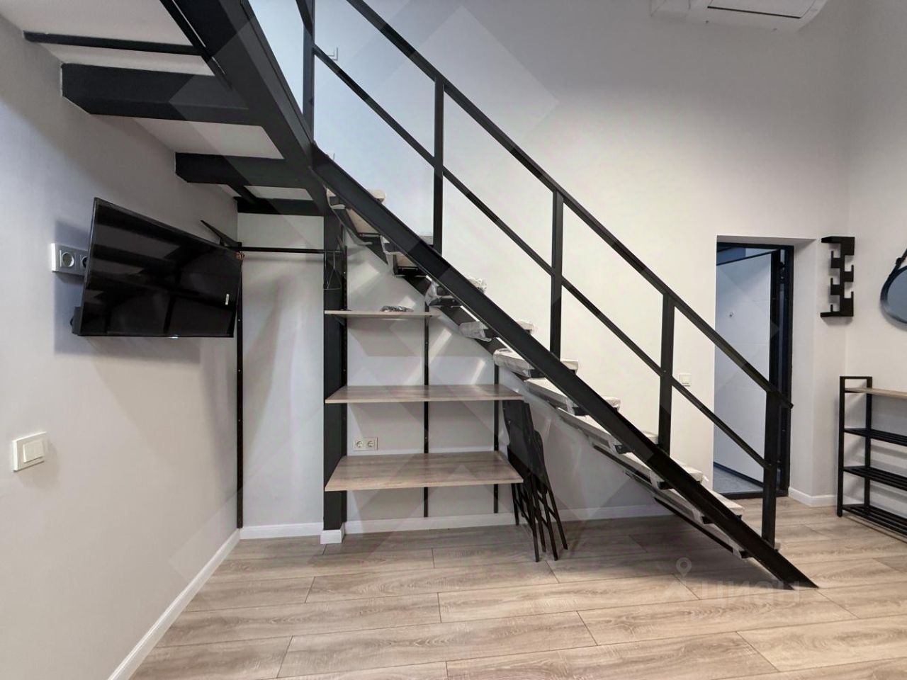 Продажа 2-комн квартиры на вторичном рынке улица Казакова, 7