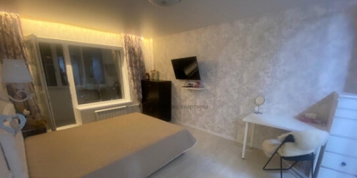 4-комн квартира улица Гашека,  д. 9