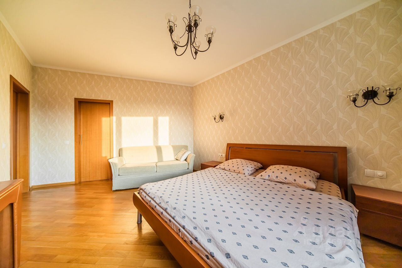 Продажа 3-комн квартиры на вторичном рынке аллея Поликарпова, 2