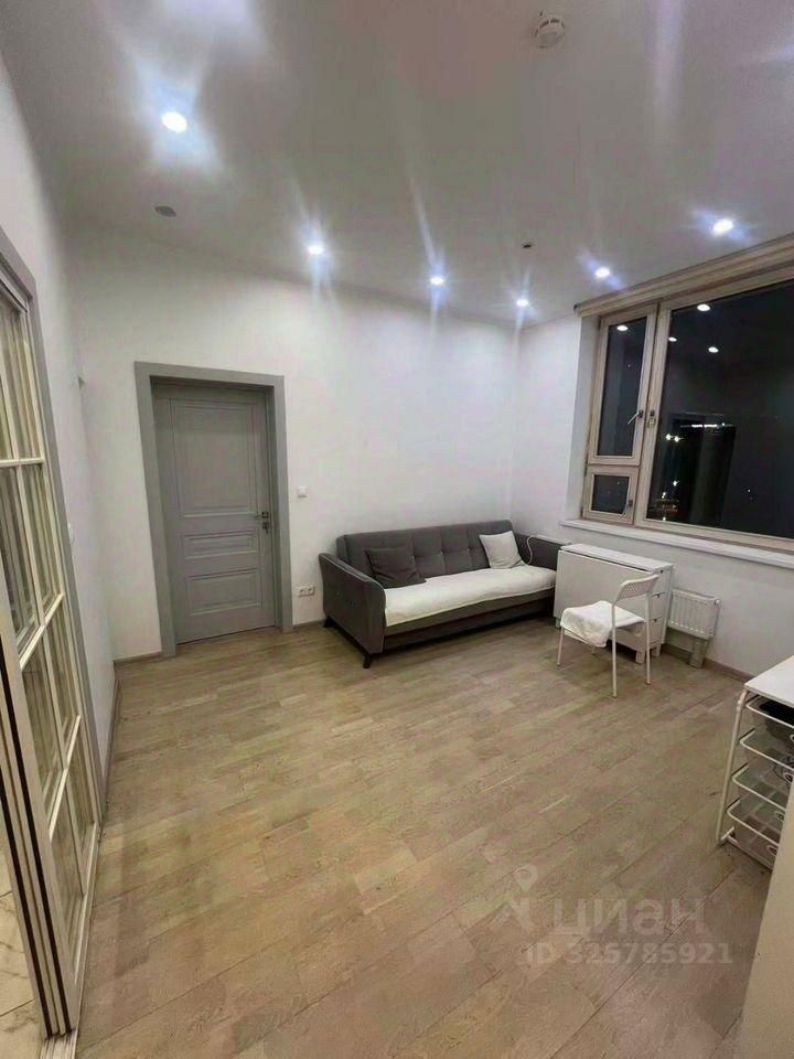 Продажа 2-комн квартиры на вторичном рынке улица Бутлерова, 7Б