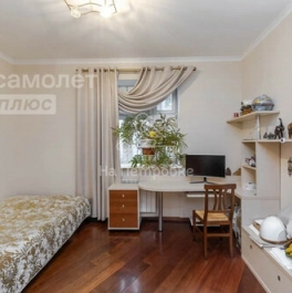 Продажа 4-комн квартиры на вторичном рынке Давыдковская улица,  д. 3