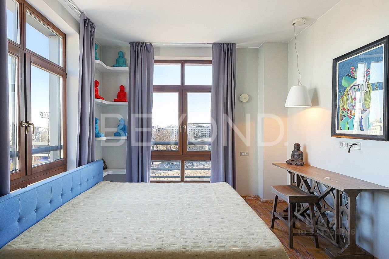 Продажа 5-комн квартиры на вторичном рынке Крестовский проспект, 26