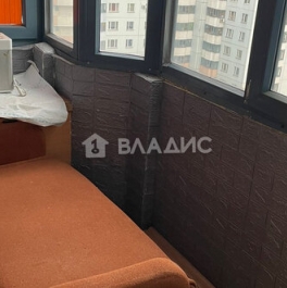 Продажа 4-комн квартиры на вторичном рынке улица Брусилова,  д. 21