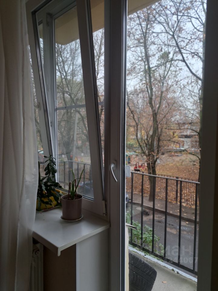 Продажа 2-комн квартиры на вторичном рынке пос. Шушары, Ленсоветовский тер., 4