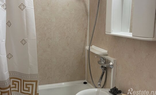 Аренда 2-комн квартиры на вторичном рынке улица Академика Комарова,  д. 3А