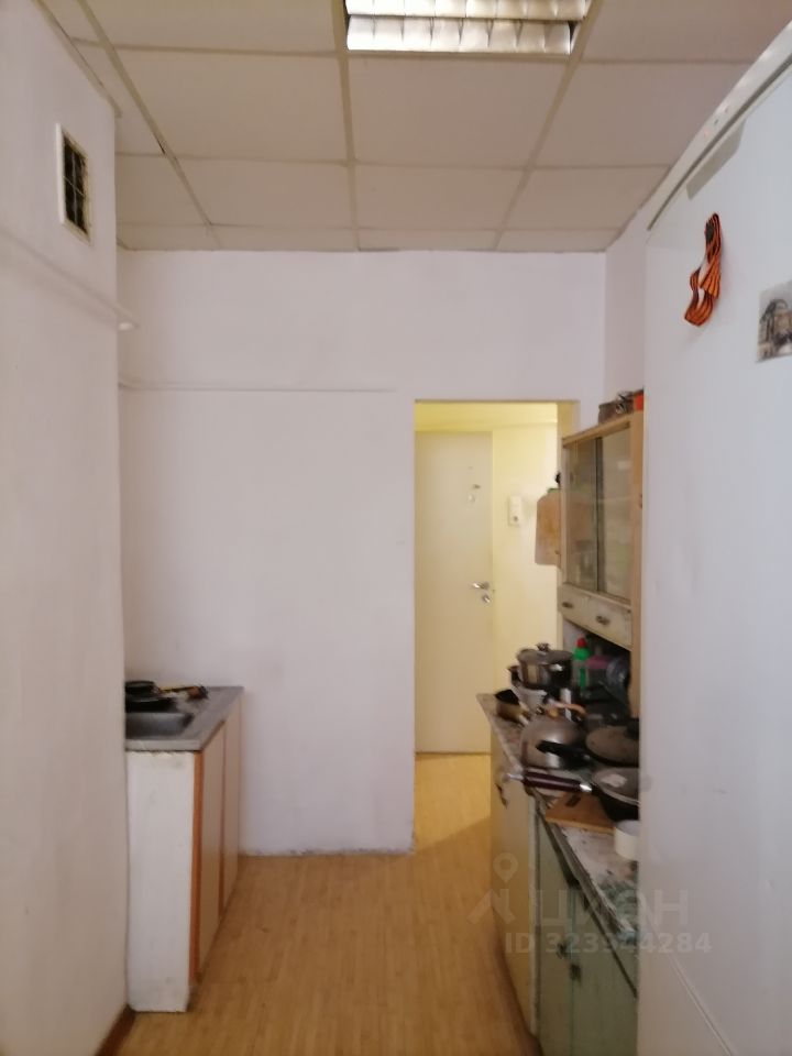 Продажа 4-комн квартиры на вторичном рынке Караванная улица, 14