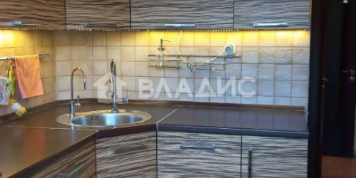 2-комн квартира Лахтинская улица,  д. 21