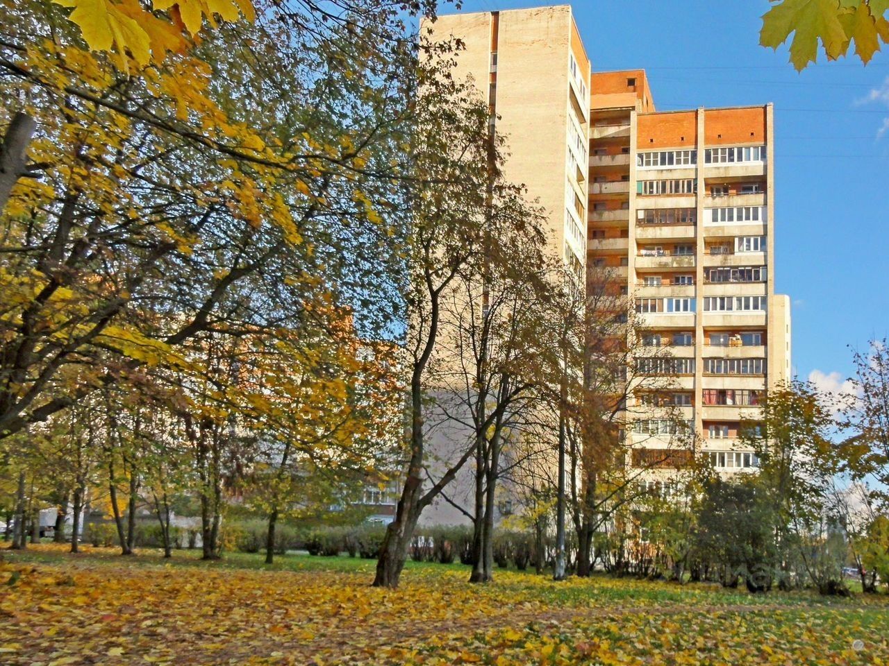 Продажа 4-комн квартиры на вторичном рынке аллея Поликарпова, 1