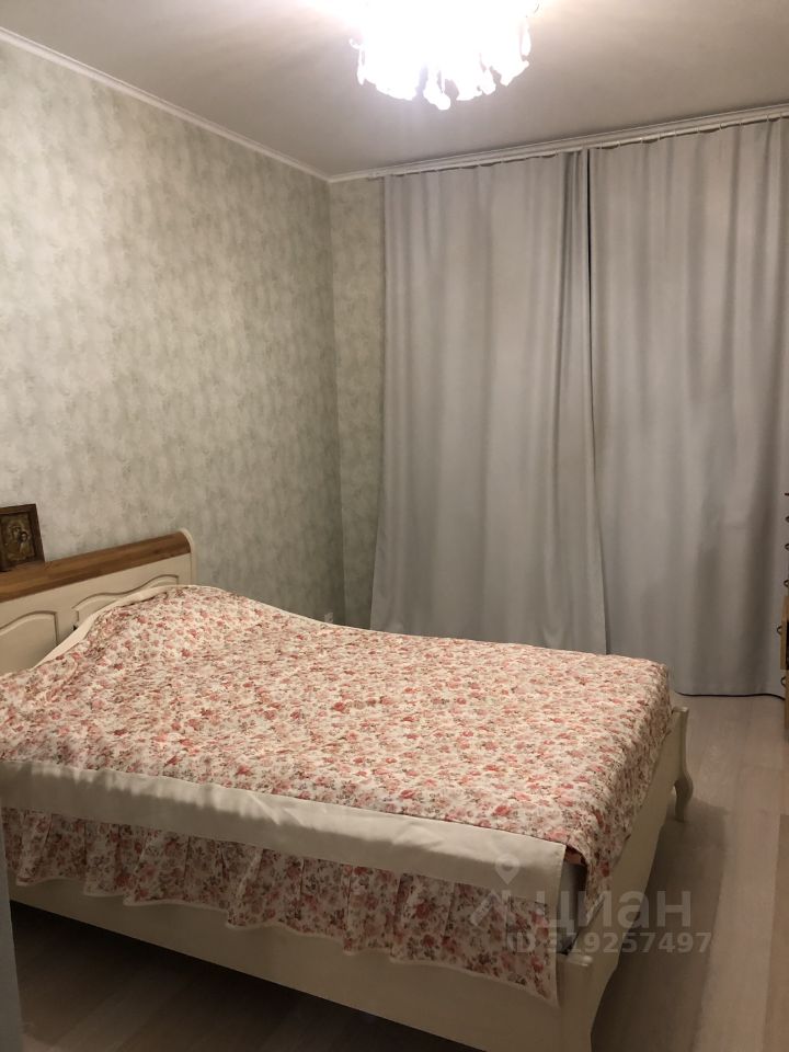 Продажа 3-комн квартиры на вторичном рынке Аптекарский проспект, 18