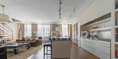 4-комн квартира Зачатьевский 1-й пер,  д. 4