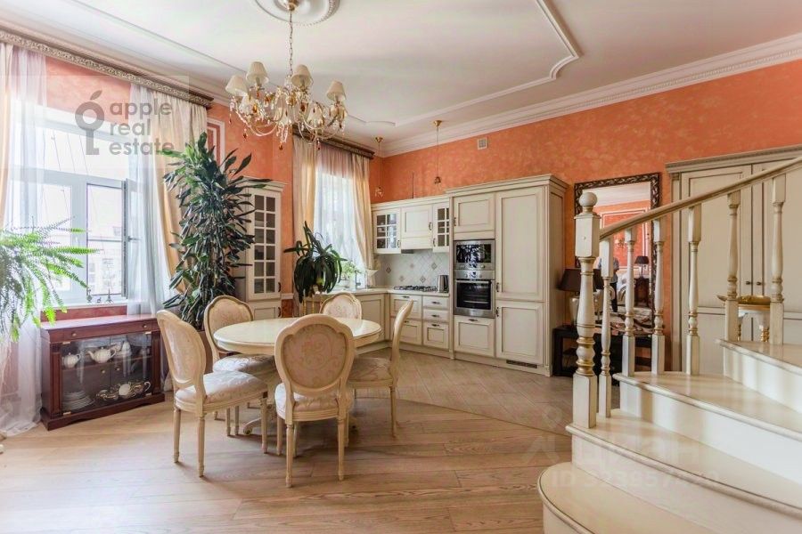 Продажа 4-комн квартиры на вторичном рынке Чистопрудный бульвар, 23С1