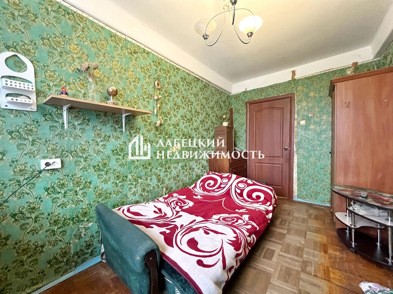 Продажа 4-комн квартиры на вторичном рынке Суздальский проспект, 9