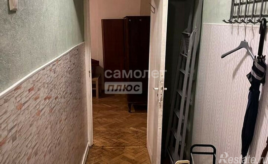 Продажа 3-комн квартиры на вторичном рынке Панферова ул,  д. 8