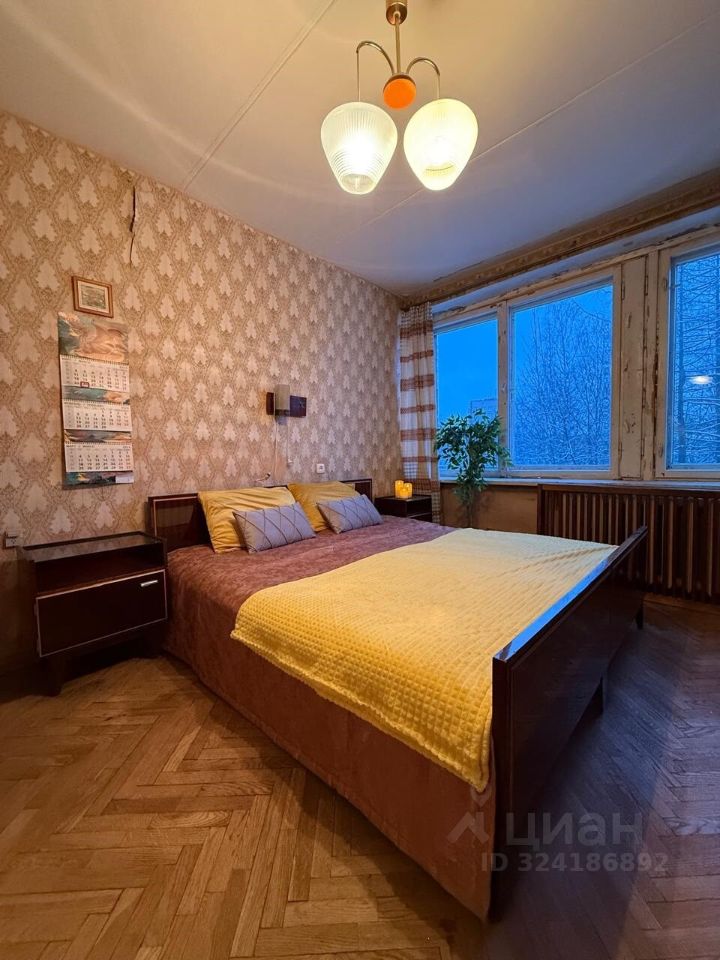 Продажа 2-комн квартиры на вторичном рынке Дрезденская улица, 21