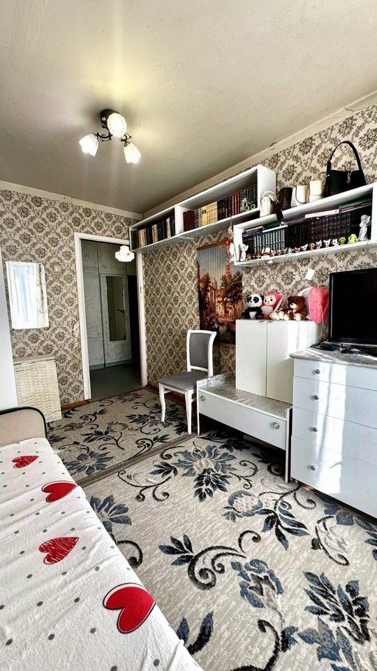 Продажа 2-комн квартиры на вторичном рынке Одинцово, улица Маршала Жукова,  д. 43