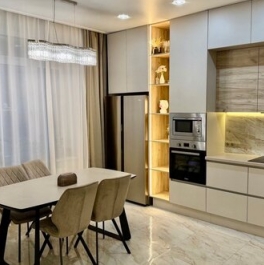 Продажа 4-комн квартиры на вторичном рынке Обуховской обороны пр-кт,  д. 70 к4 с1