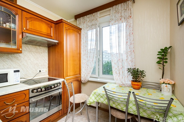 Продажа 2-комн квартиры на вторичном рынке Северный б-р,  д. 2А