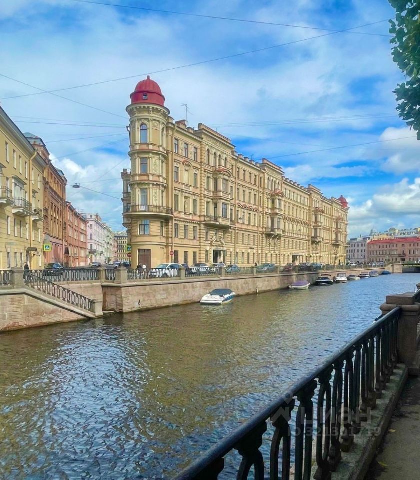 Продажа 4-комн квартиры на вторичном рынке Казначейская улица, 5