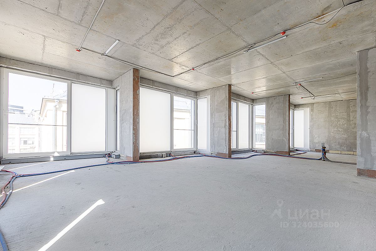 Продажа 3-комн квартиры на вторичном рынке Славянская площадь, 2/5с1